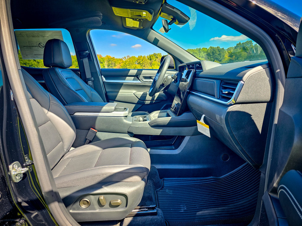 New 2027 GMC Terrain Elevation w/ Elevation Premium Package AWD/4WD image 38
