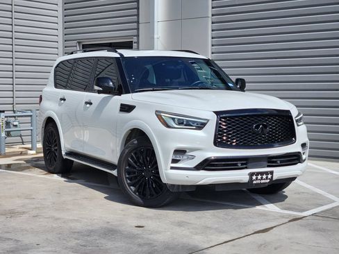 Used 2023 INFINITI QX80 Sensory w/ Cargo Package RWD image 2