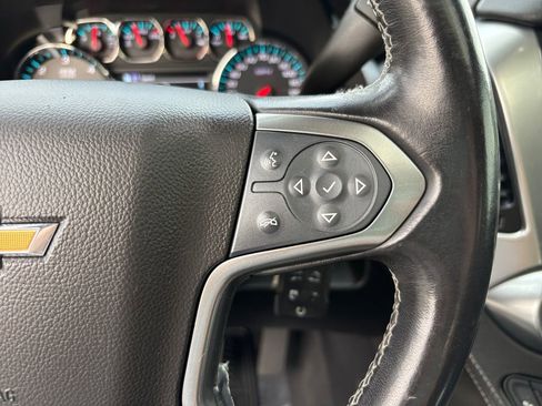 Used 2019 Chevrolet Suburban LT AWD/4WD image 17