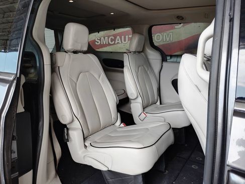 Used 2021 Chrysler Pacifica Limited w/ Premium & Safety Sphere Group AWD/4WD image 15