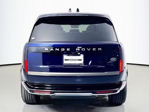 Used 2023 Land Rover Range Rover Long Wheelbase SE AWD/4WD image 4