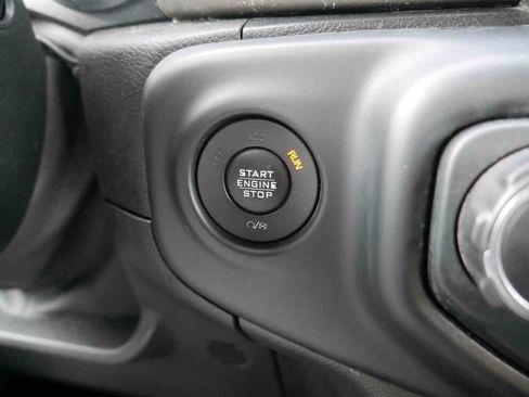 Used 2018 Jeep Wrangler Unlimited Rubicon w/ Dual Top Group image 32