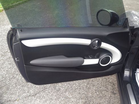 Used 2014 MINI Cooper S FWD image 25