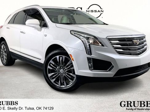 Used 2019 Cadillac XT5 Luxury image 1