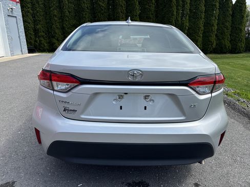 Used 2024 Toyota Corolla LE FWD image 4