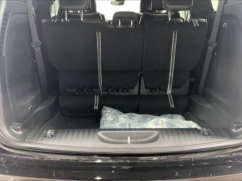 New 2026 Chrysler Pacifica Limited w/ Uconnect Theater Family Group image 41