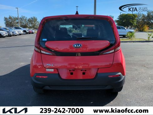 Certified 2021 Kia Soul LX image 6