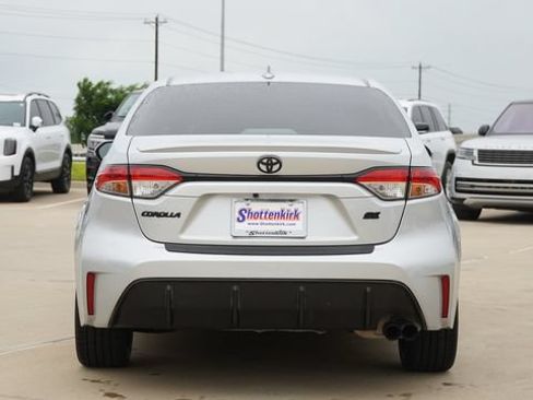 Used 2024 Toyota Corolla SE FWD image 8