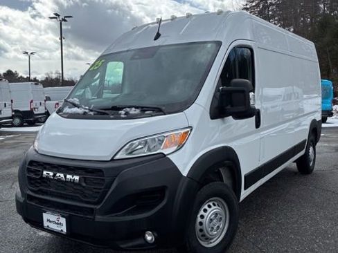 Used 2025 RAM ProMaster 2500 w/ Convenience Group image 3