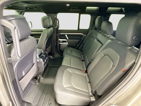 Used 2024 Land Rover Defender 110 X-Dynamic SE AWD/4WD image 20