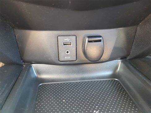 Used 2017 Nissan Rogue S image 25