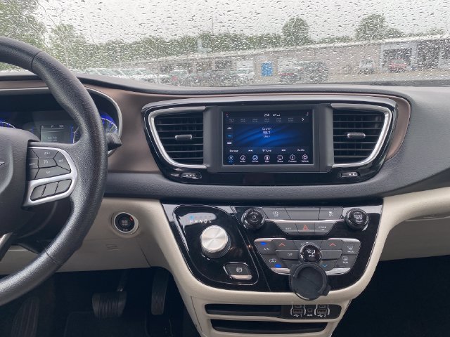 Used 2021 Chrysler Voyager Lxi FWD image 19