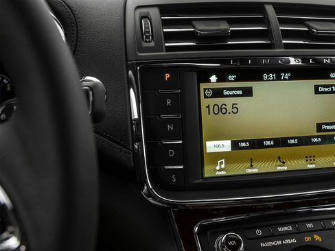 Used 2017 Lincoln Continental Reserve w/ Luxury Package image 26