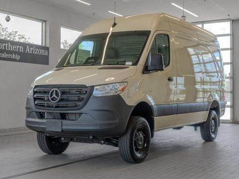 Used 2025 Mercedes-Benz Sprinter 2500 image 24