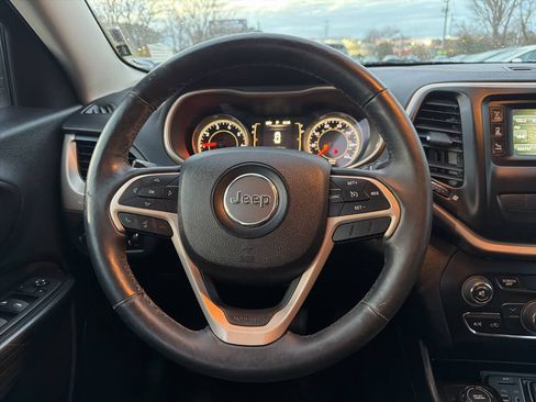 Used 2014 Jeep Cherokee Sport w/ Cold Weather Group AWD/4WD image 15