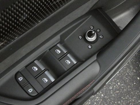 Used 2022 Audi SQ5 Prestige w/ Prestige Package image 35