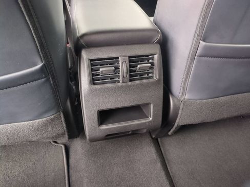 Used 2025 Mitsubishi Outlander SE FWD image 23