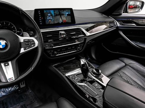 Used 2018 BMW M550i xDrive image 22