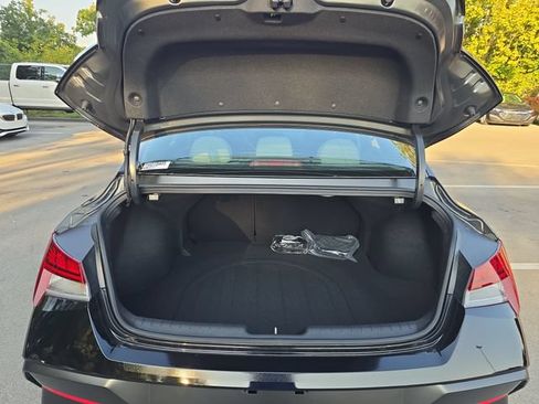 New 2026 Hyundai Elantra Limited FWD image 9