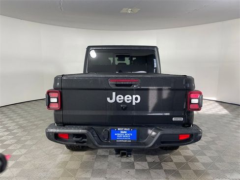 Used 2020 Jeep Gladiator Overland image 14