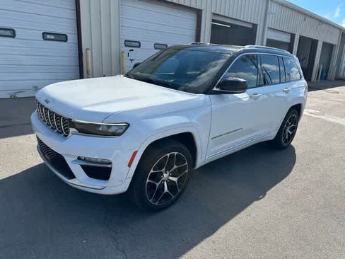 Used 2023 Jeep Grand Cherokee Summit AWD/4WD image 16