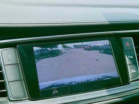 Used 2023 Buick Enclave Essence w/ Experience Buick Package FWD image 17