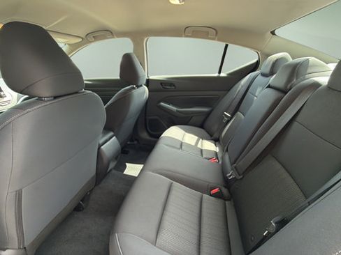 Certified 2025 Nissan Altima 2.5 S FWD image 10