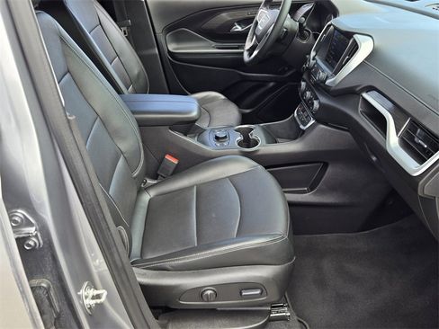 Used 2024 GMC Terrain SLT image 18