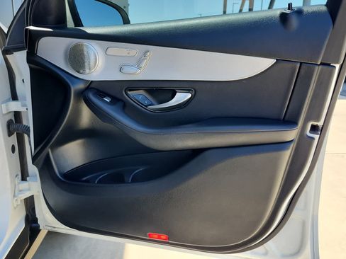 Used 2021 Mercedes-Benz GLC 300 image 12