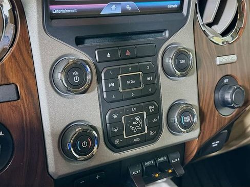 Used 2016 Ford F350 Lariat image 16