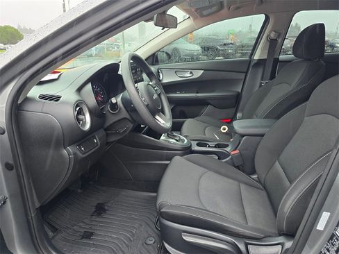 Used 2022 Kia Forte LXS image 8
