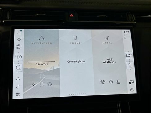 New 2026 Land Rover Range Rover Velar Dynamic SE image 16