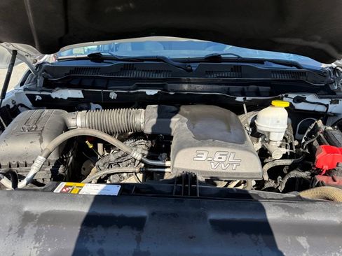 Used 2021 RAM 1500 Classic SLT image 22