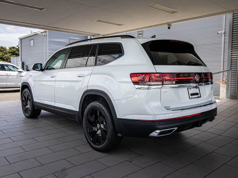 New 2026 Volkswagen Atlas SE FWD image 14