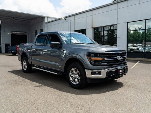 Used 2024 Ford F150 XLT w/ Mobile Office Package image 27