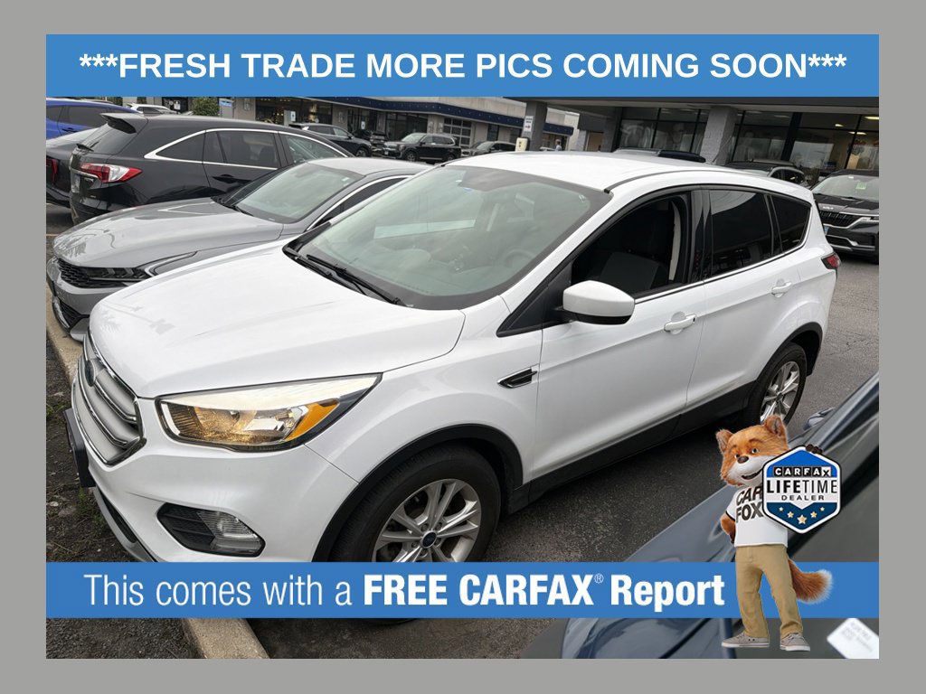 Used 2017 Ford Escape SE FWD image 1