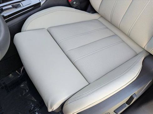 Used 2025 Audi Q5 Premium Plus w/ Premium Plus AWD/4WD image 4