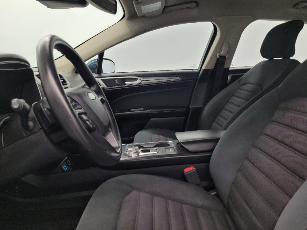 Used 2019 Ford Fusion SE FWD image 17