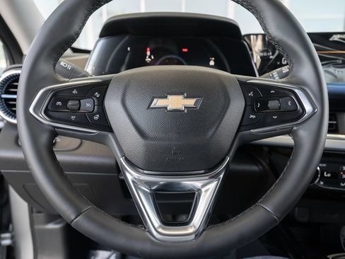 Used 2026 Chevrolet Trax LT w/ Driver Confidence Package FWD image 23