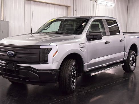 Used 2023 Ford F150 Lightning Pro image 3