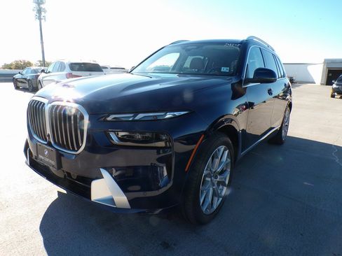 Certified 2025 BMW X7 xDrive40i image 3