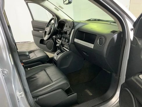 Used 2017 Jeep Compass High Altitude AWD/4WD image 23
