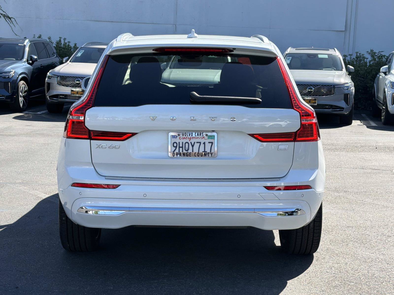 Certified 2023 Volvo XC60 T8 Ultimate w/ Climate Package AWD/4WD image 6