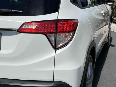 Used 2022 Honda HR-V LX image 35