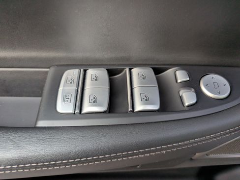 Used 2019 BMW 750i w/ M Sport Package image 28