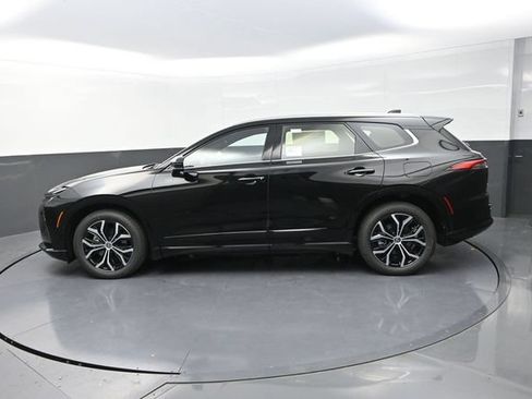 Certified 2025 Toyota Crown Signia AWD/4WD image 4