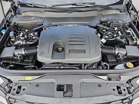 Certified 2024 Land Rover Discovery Dynamic SE image 14