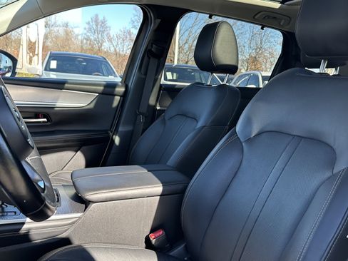 Used 2024 MAZDA CX-90 Plug-In Hybrid w/ Premium Pkg image 18