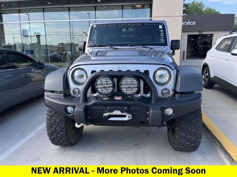 Used 2018 Jeep Wrangler Unlimited Rubicon w/ Cold Weather Group image 1