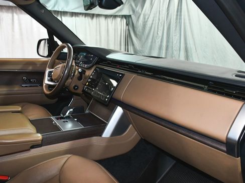 Used 2024 Land Rover Range Rover Autobiography AWD/4WD image 68